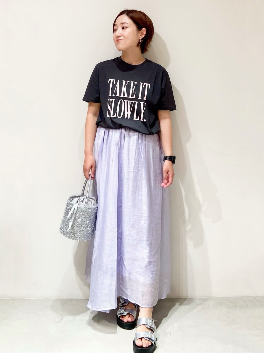 MIHOさんの「OPAQUE.CLIP｜ロゴプリントTシャツ【洗濯機洗い可】」を使ったコーディネート