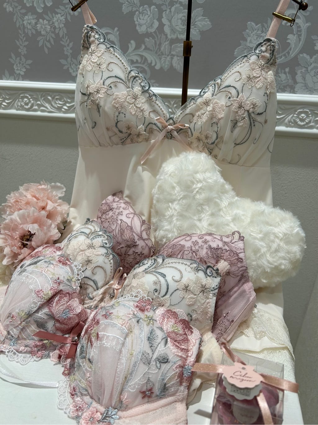 hachiさんの「Risa Magli｜アイシャ ブラジャー （D-F） ＜サイドシェイプ＞」を使ったコーディネート