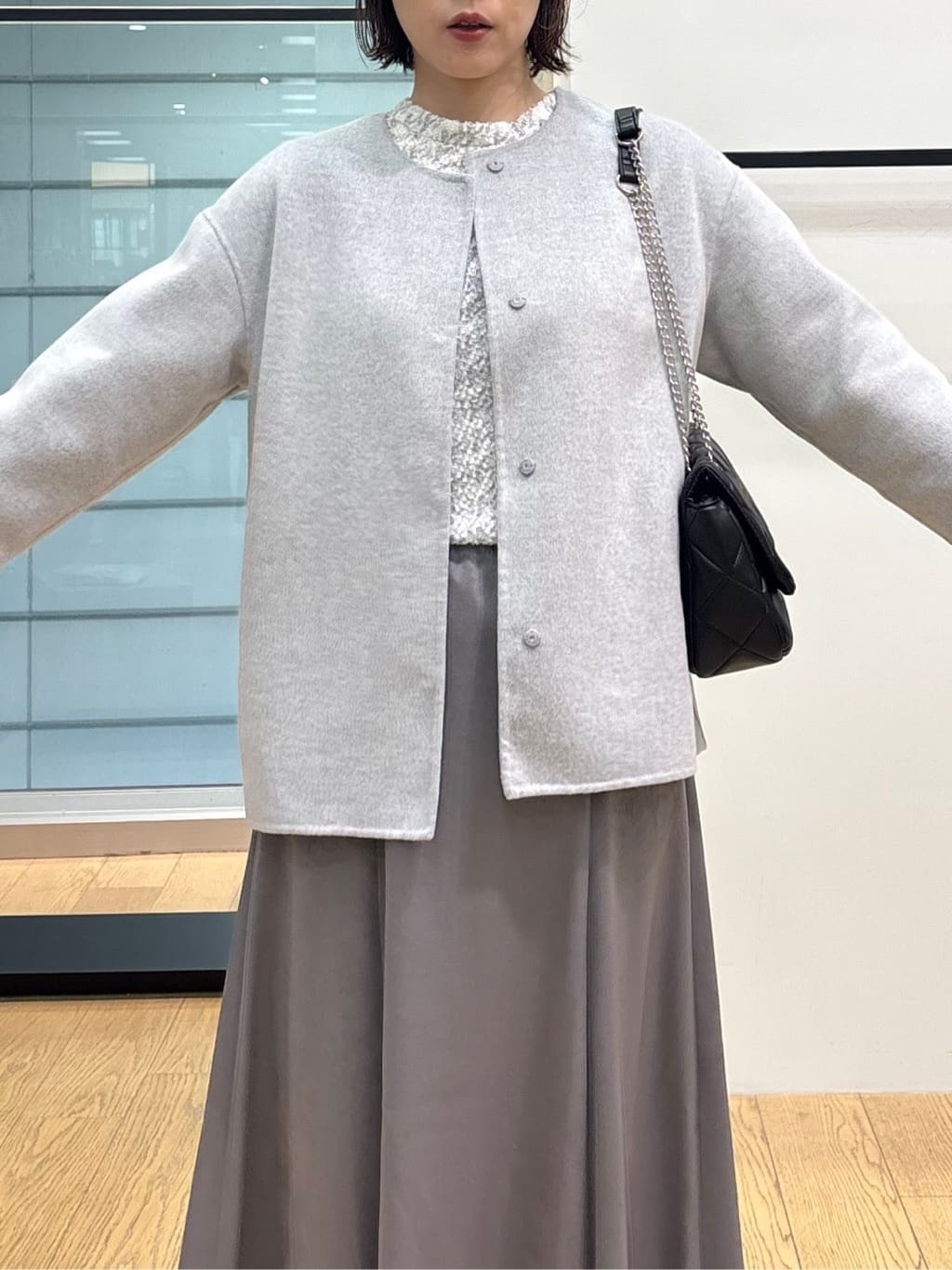 asamiさんの「INDIVI｜【UVケア／セットアップ可能】スエード調サテンスカート」を使ったコーディネート