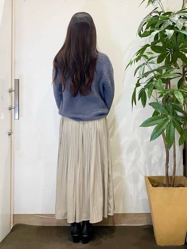 AYUMIさんの「SHOO･LA･RUE｜【S-LL】きらっと華やか ふんわりラメフェザーニット」を使ったコーディネート