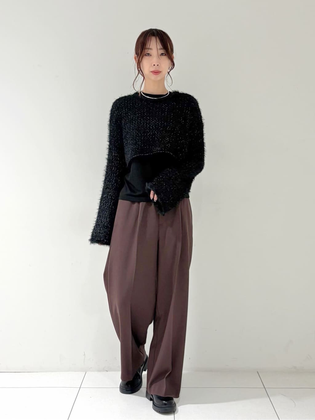shioriさんの「INDIVI｜クロップドメッシュニット」を使ったコーディネート