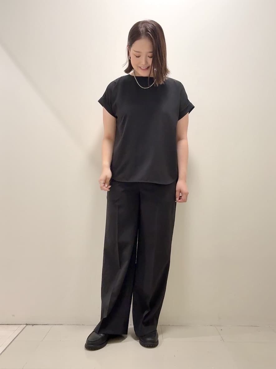 YUIさんの「UNTITLED｜【前開きボタン/ベルト付/羽織シャツ/】2WAYトレンチ風ワンピース」を使ったコーディネート