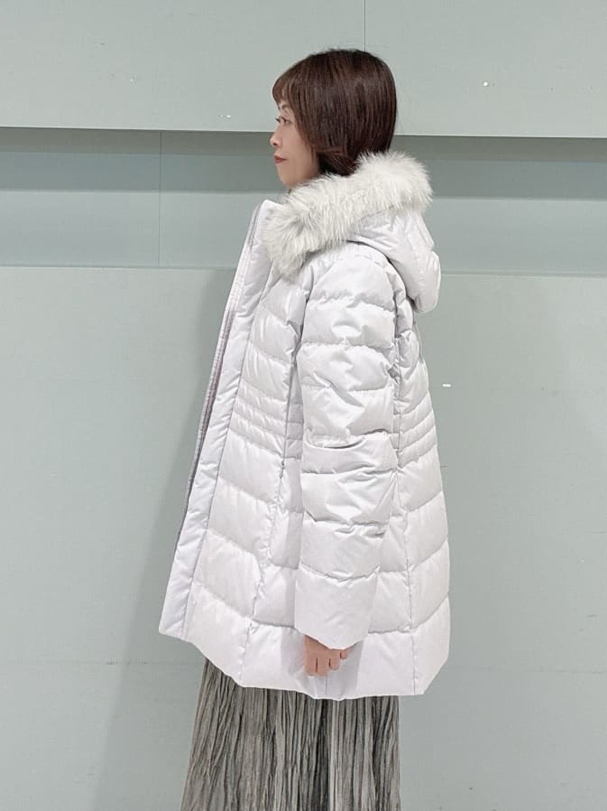 makiさんの「UNTITLED｜【はっ水機能/フード取り外し可】ミディダウンコート」を使ったコーディネート