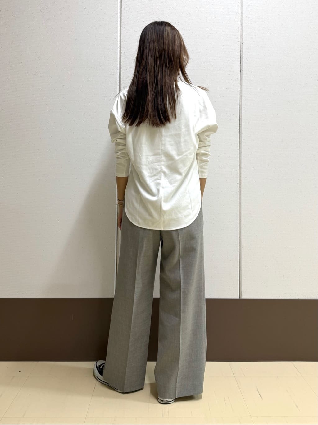 mamiさんの「INDIVI｜【UVケア】プリントフォトロングTシャツ」を使ったコーディネート