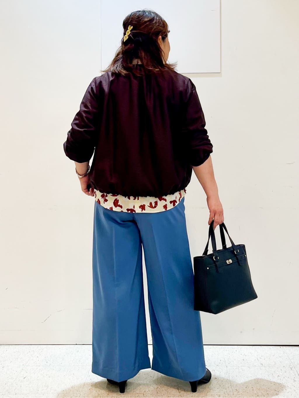 kimmyさんの「Reflect｜【ジャケットのインナーにおすすめ◎】花柄タックデザインブブラウス」を使ったコーディネート