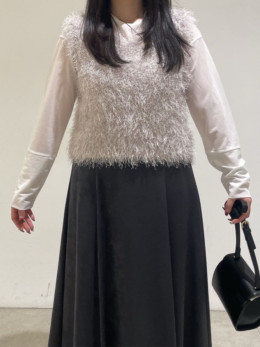 emikaさんの「INDIVI｜ストレッチシアーロングTシャツ」を使ったコーディネート