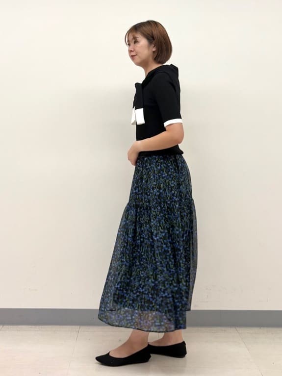 まいこさんの「INDIVI｜【通年活躍！／アンサンブル可能】クルーネックカーディガン」を使ったコーディネート