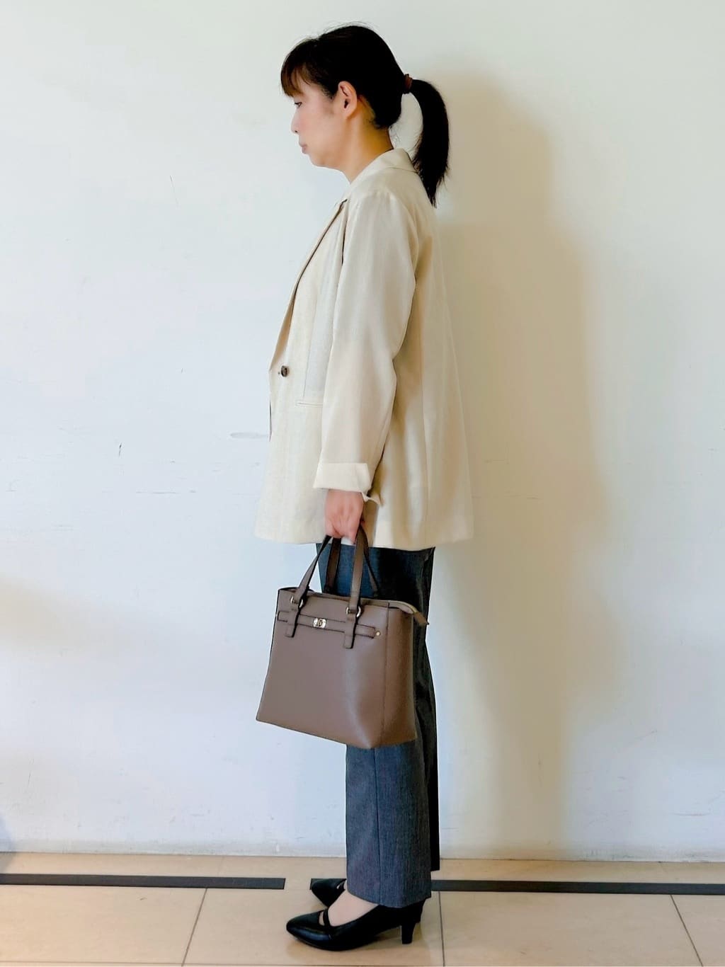 ひーさんの「Reflect｜【すっきり見え！長め丈／マシンウォッシュ可】スキッパーネックジャージトップス」を使ったコーディネート