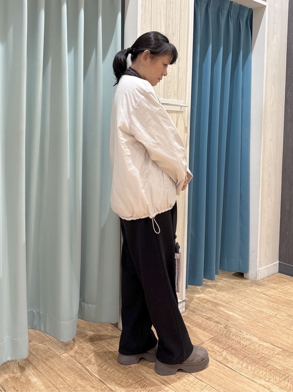 わかさんの「SHOO･LA･RUE｜【洗濯機可/S-LL】シルエットが変えられる 楽ちんスウェットパンツ」を使ったコーディネート