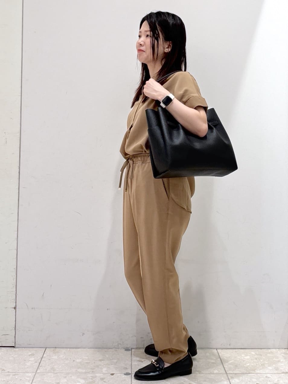 mameさんの「OPAQUE.CLIP｜《5色展開／SS-LLサイズ》スキッパー金ボタンブラウス／セットアップ対応【防シワ／ストレッチ／洗濯」を使ったコーディネート