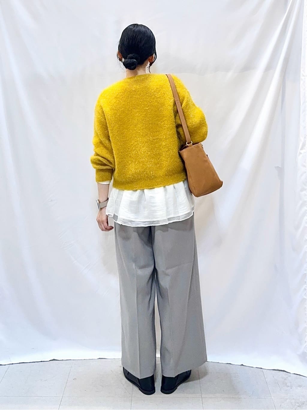 𝐇𝐢𝐫𝐨𝐦𝐢さんの「SHOO･LA･RUE｜裾フリルレイヤードトップス」を使ったコーディネート