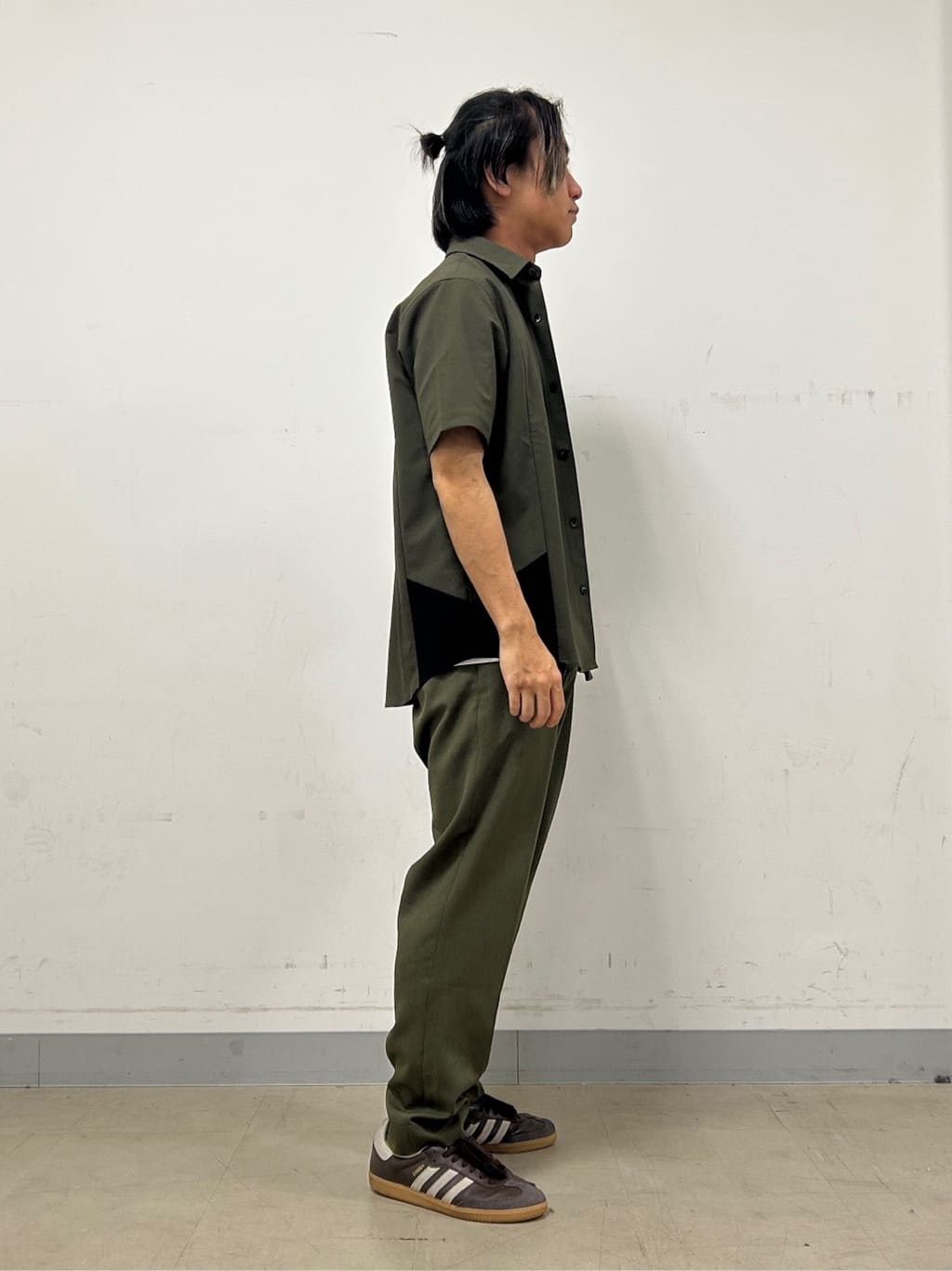 Hiroさんの「TAKEO KIKUCHI｜◆【Sサイズ～】フェイスロープ刺繍 天竺Tシャツ」を使ったコーディネート