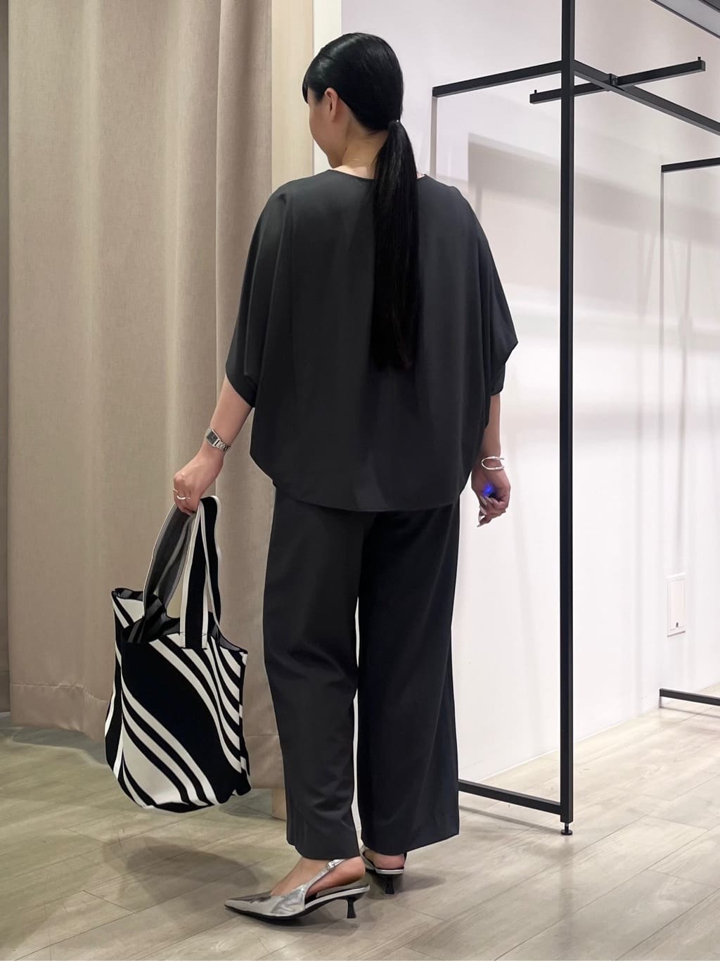 hasuさんの「INDIVI｜【体型カバー/SETUP可能】ジョーゼット　ドルマンブラウス」を使ったコーディネート
