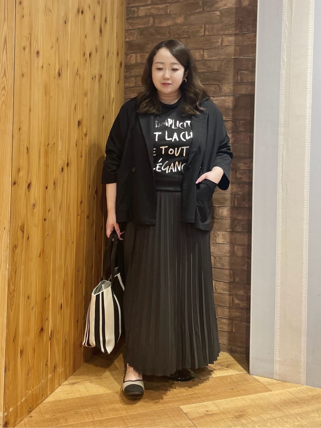 Risaさんの「SHOO･LA･RUE｜グラフィックアソート BIGロンT」を使ったコーディネート