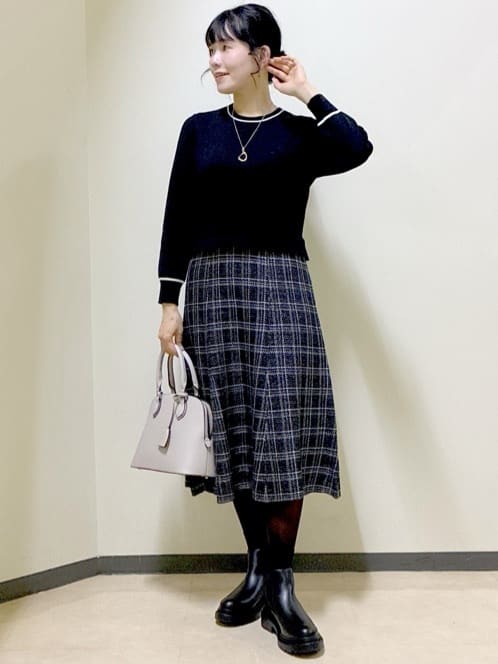  beni_gingerさんの「Reflect｜【コートインでもすっきり◎】チェック柄ニットドッキングワンピース」を使ったコーディネート