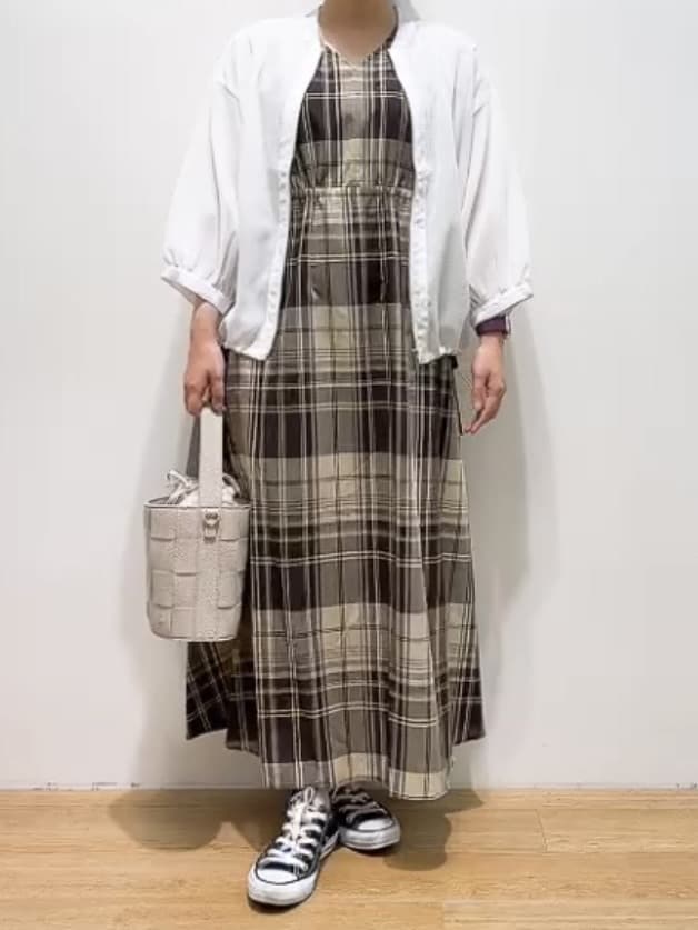 Hamaさんの「Dessin｜【リンクコーデ・洗える】ウエストドロスト付きチェック柄ワンピース」を使ったコーディネート