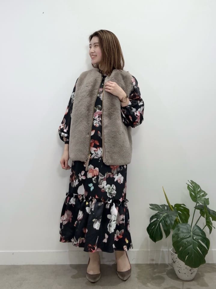 Suma Una本部スタッフさんの「SunaUna｜【COLLECTION LINE】チャイナ花柄ワンピース」を使ったコーディネート