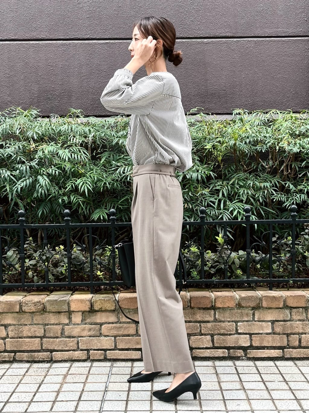 shioriさんの「INDIVI｜【洗える】胸元タックフリル長袖ブラウス」を使ったコーディネート