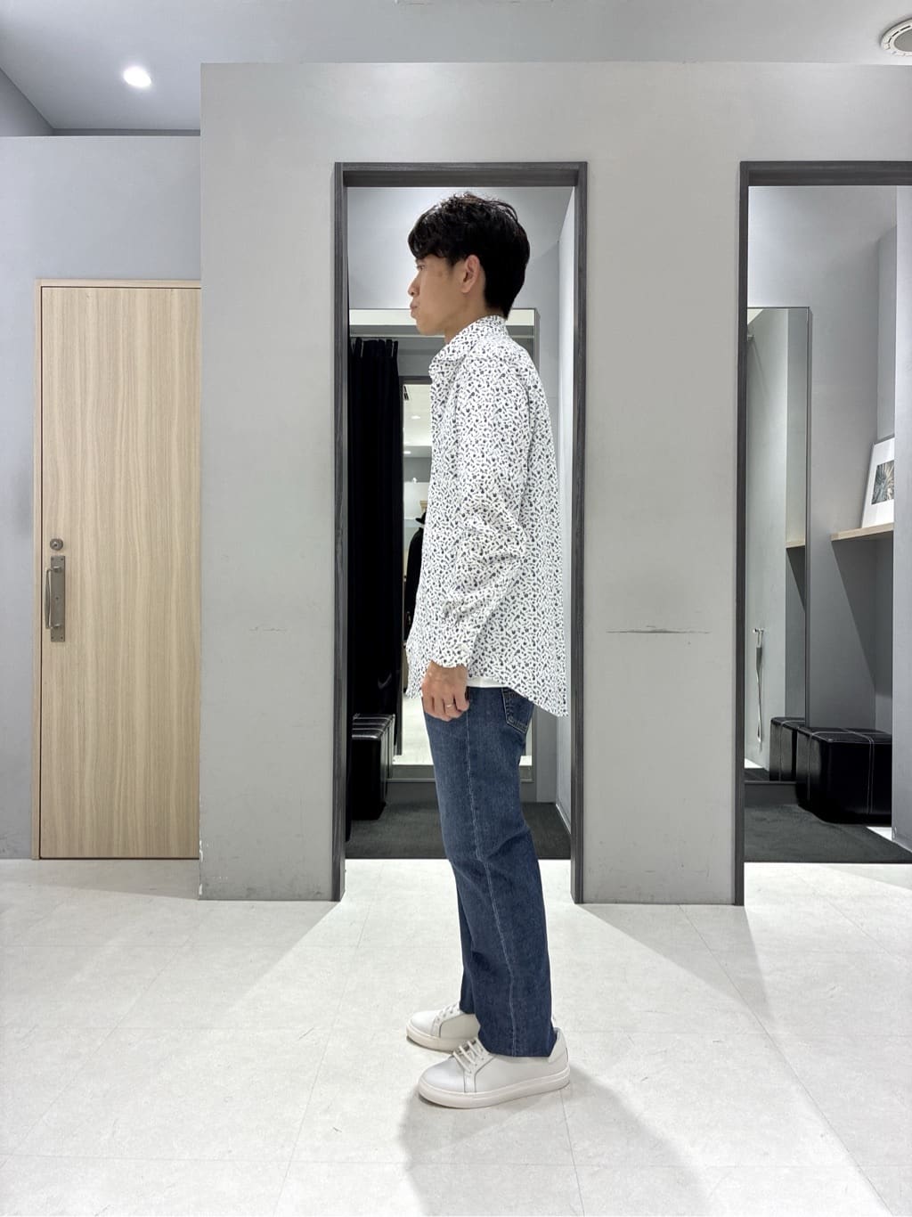 わいずみさんの「TAKEO KIKUCHI｜クールマックス 鹿の子 フラワープリントシャツ」を使ったコーディネート