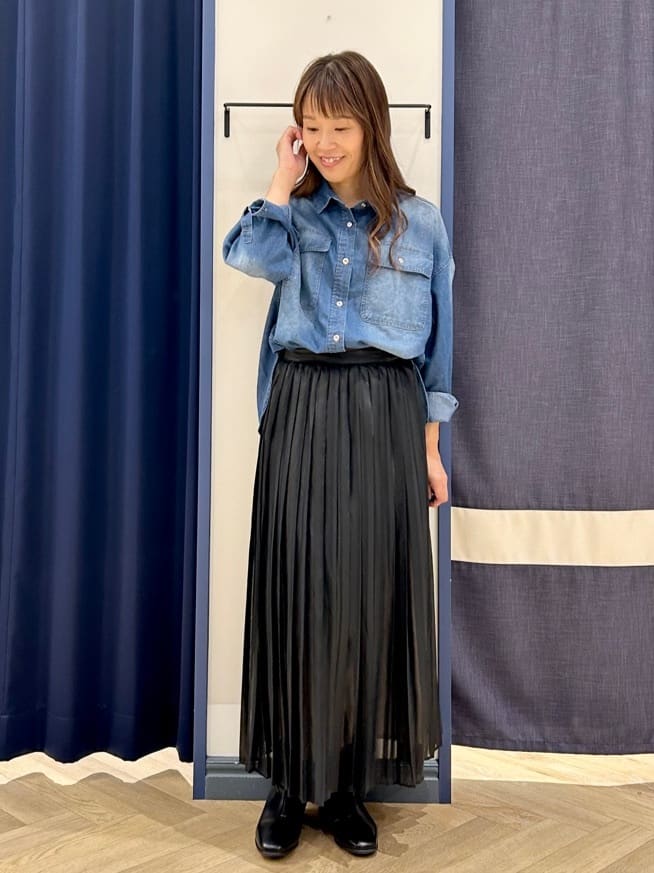 Orikaさんの「grove｜【洗える】ひらりとゆれる　上品プリーツスカート」を使ったコーディネート
