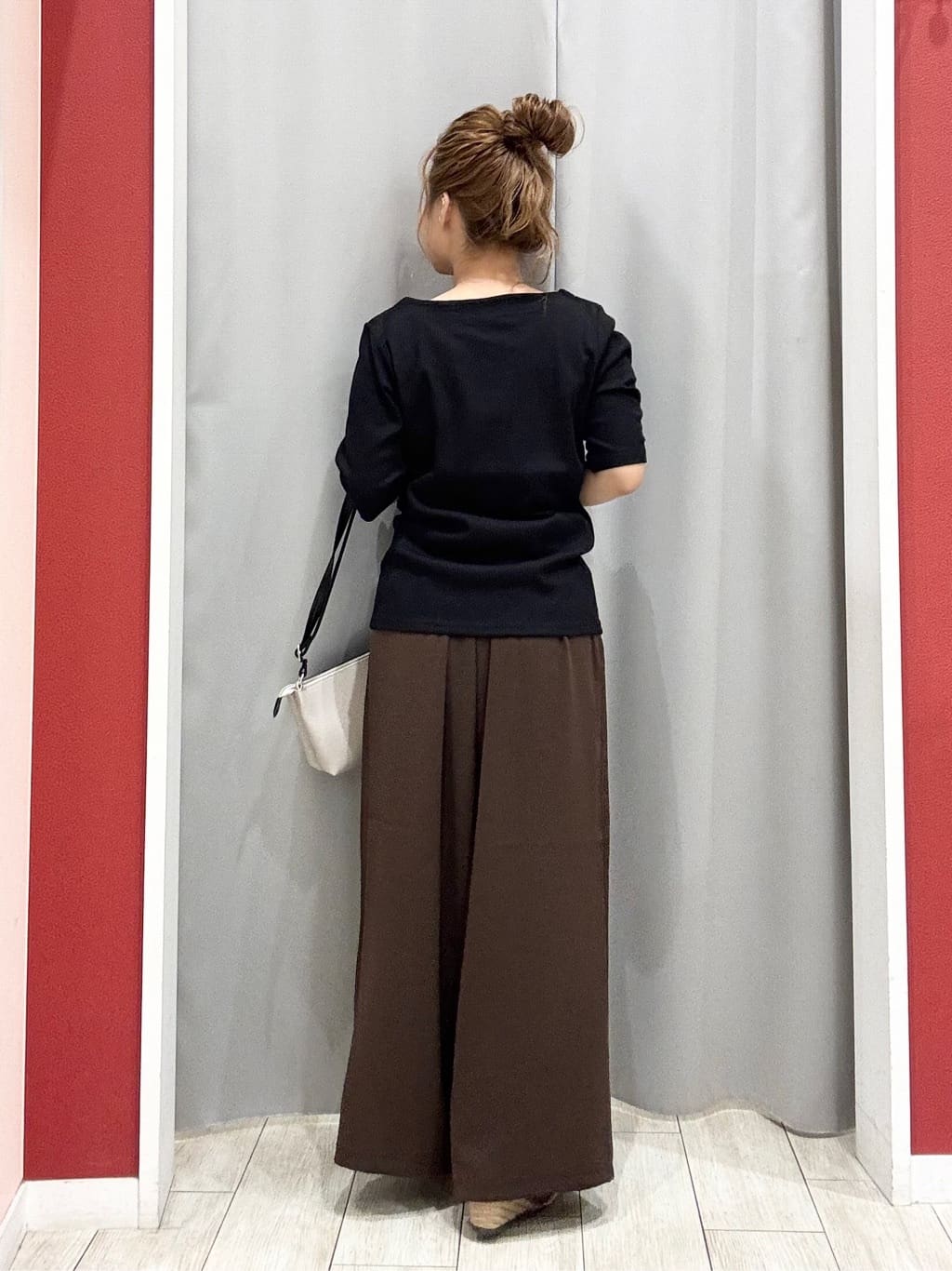 shioさんの「SHOO･LA･RUE｜【S-LL】女性らしさ漂うハートネック テレコ5分袖トップス」を使ったコーディネート