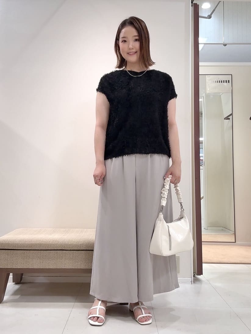 YUIさんの「UNTITLED｜【セットアップ可/洗える】フェザーフレンチスリーブブラウス」を使ったコーディネート