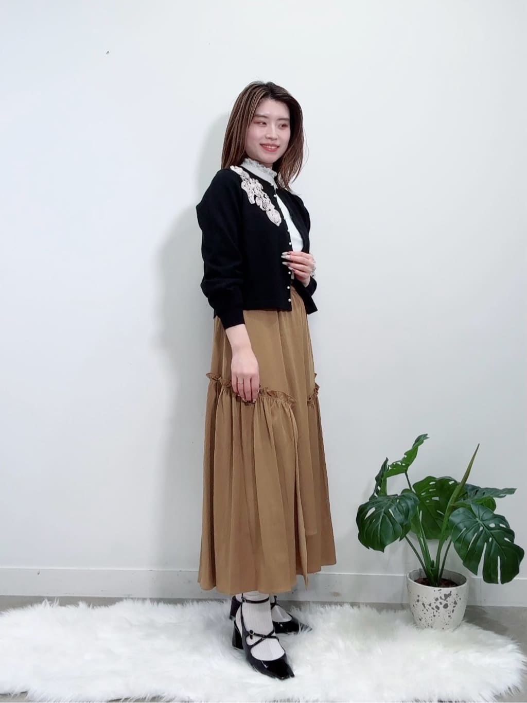 Suma Una本部スタッフさんの「SunaUna｜【SS～Lサイズ展開／チュール刺繍】クラフトニット」を使ったコーディネート