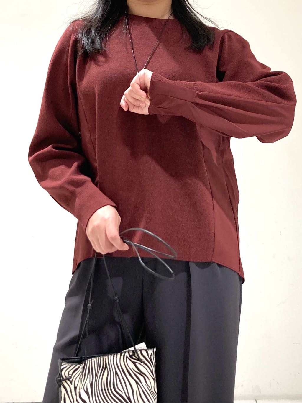 momokoさんの「INDIVI｜【洗える／選べる8色】トーンアップニット」を使ったコーディネート