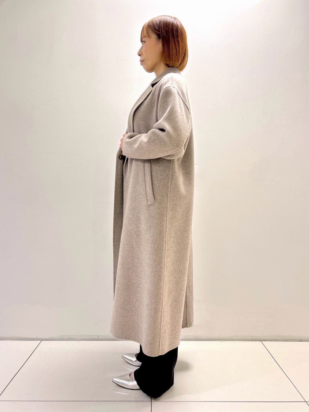 hacoさんの「UNTITLED｜【ロング丈/軽やか】テーラード　リバーコート」を使ったコーディネート