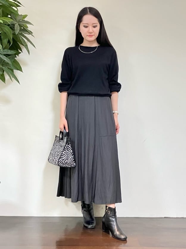 カレンさんの「UNTITLED｜【8色展開／コンパクト丈】レーヨン混 コクーンニット」を使ったコーディネート