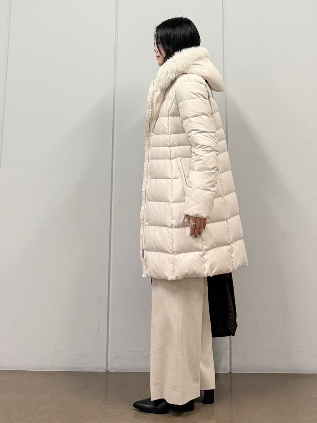 mizukiさんの「INDIVI｜【名品／撥水／抗菌防臭】ロング丈リサイクルダウンコート」を使ったコーディネート