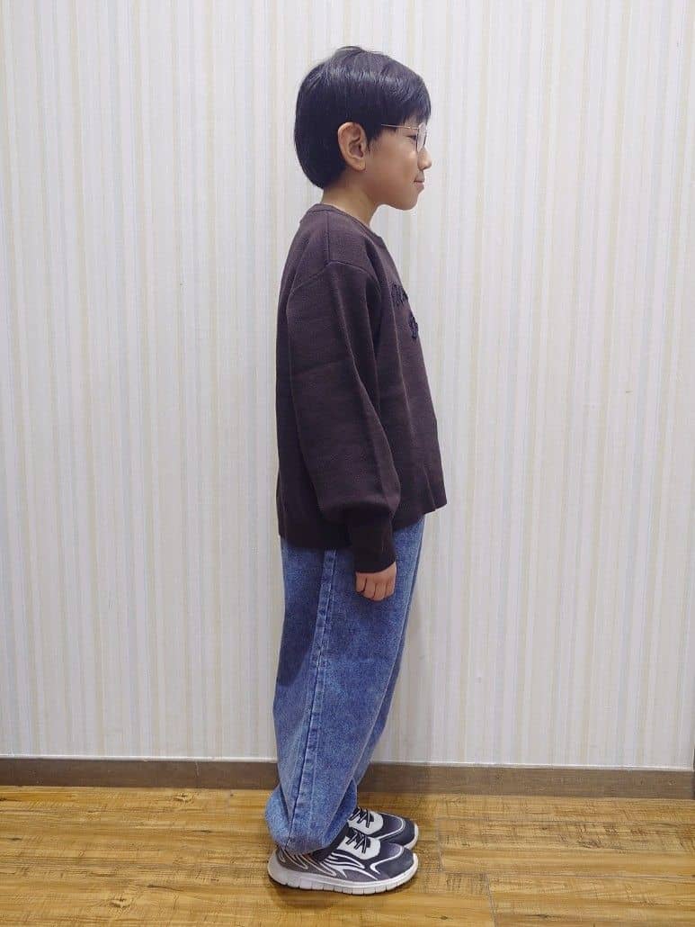 Yuiさんの「SHOO･LA･RUE｜【100-150cm/リンク可/洗濯機可】ウェットライク刺繍ロゴニット」を使ったコーディネート
