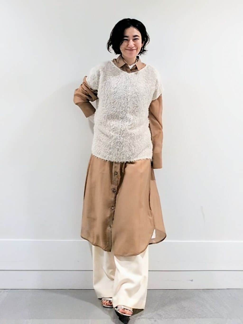 ミズタさんの「UNTITLED｜【セットアップ可/洗える】フェザーフレンチスリーブブラウス」を使ったコーディネート