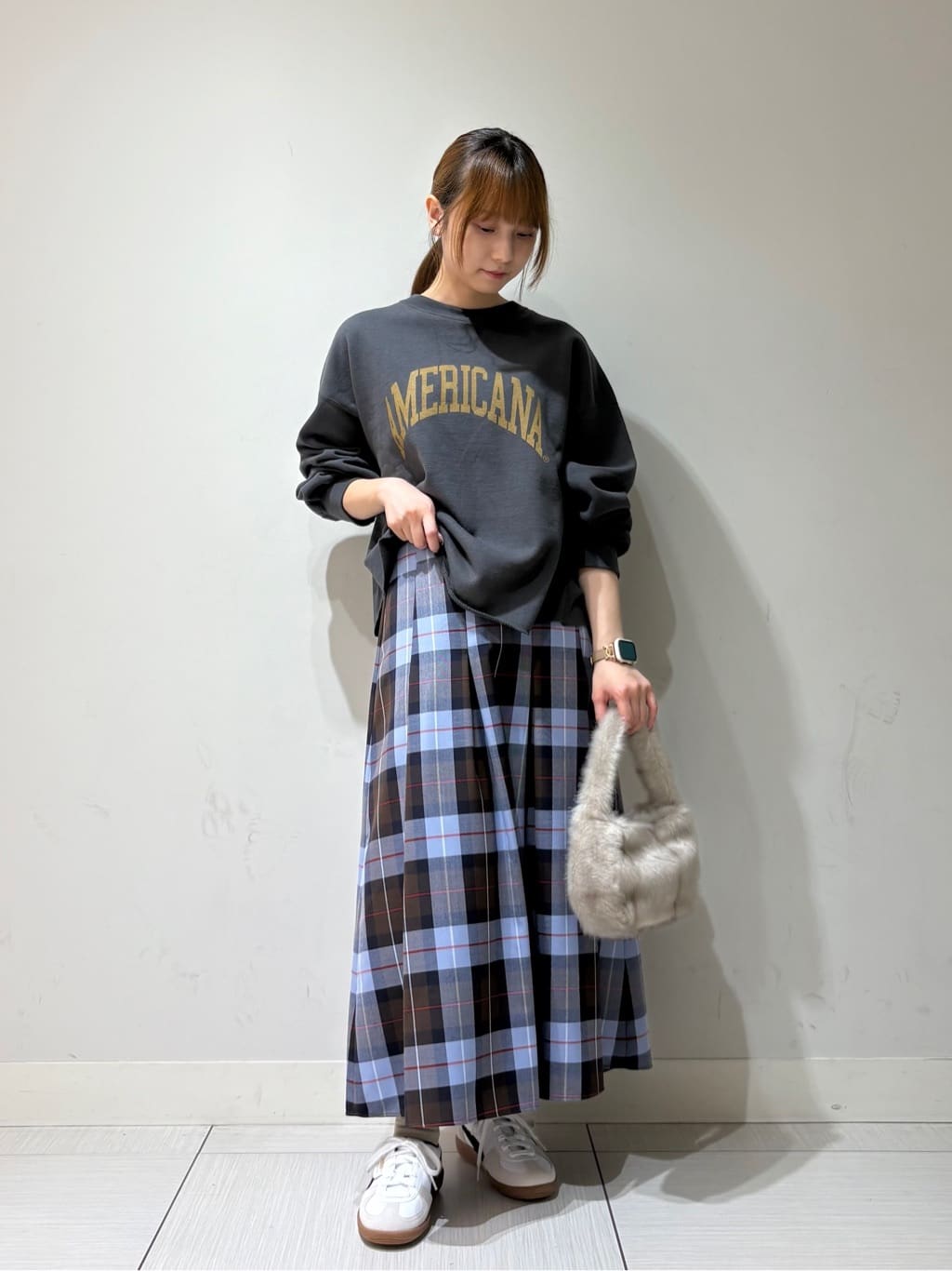 やなぎさんの「DRESSTERIOR｜◆チェックタックソフトプリーツスカート」を使ったコーディネート