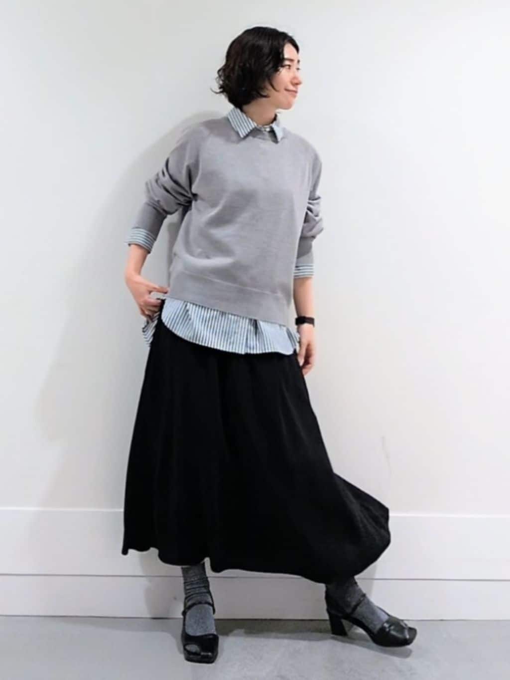 ミズタさんの「UNTITLED｜【8色展開／コンパクト丈】レーヨン混 コクーンニット」を使ったコーディネート
