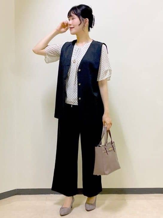  beni_gingerさんの「Reflect｜【ウエスト総ゴム／セットアップ／単品使いOK◎】ベスト＋ストレートパンツセット」を使ったコーディネート