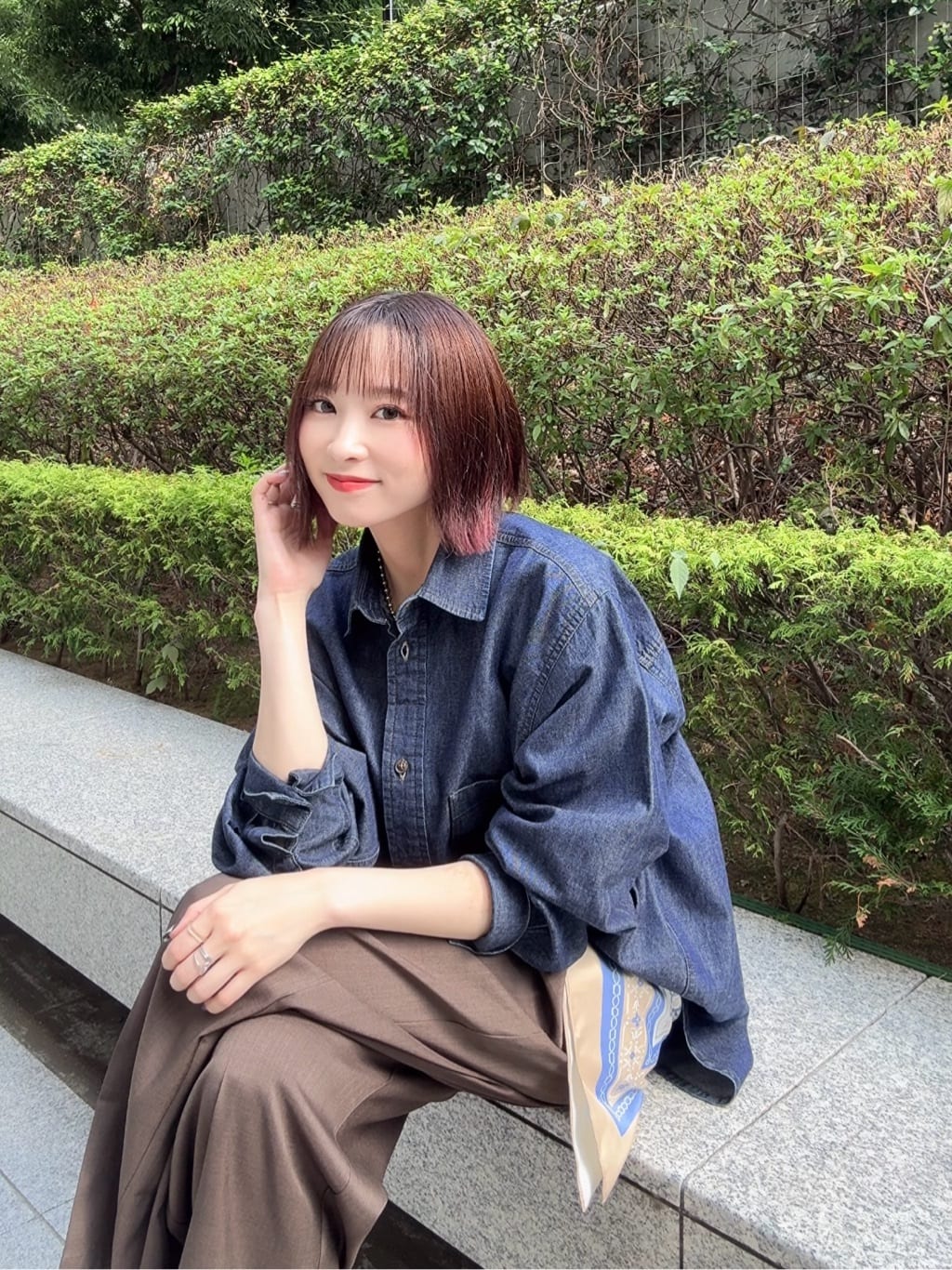𝐜𝐡𝐢𝐤𝐚さんの「SHOO･LA･RUE｜【S-LL/セットアップ可/洗濯後しわになりにくい】きちんと見え タックワイドパンツ」を使ったコーディネート