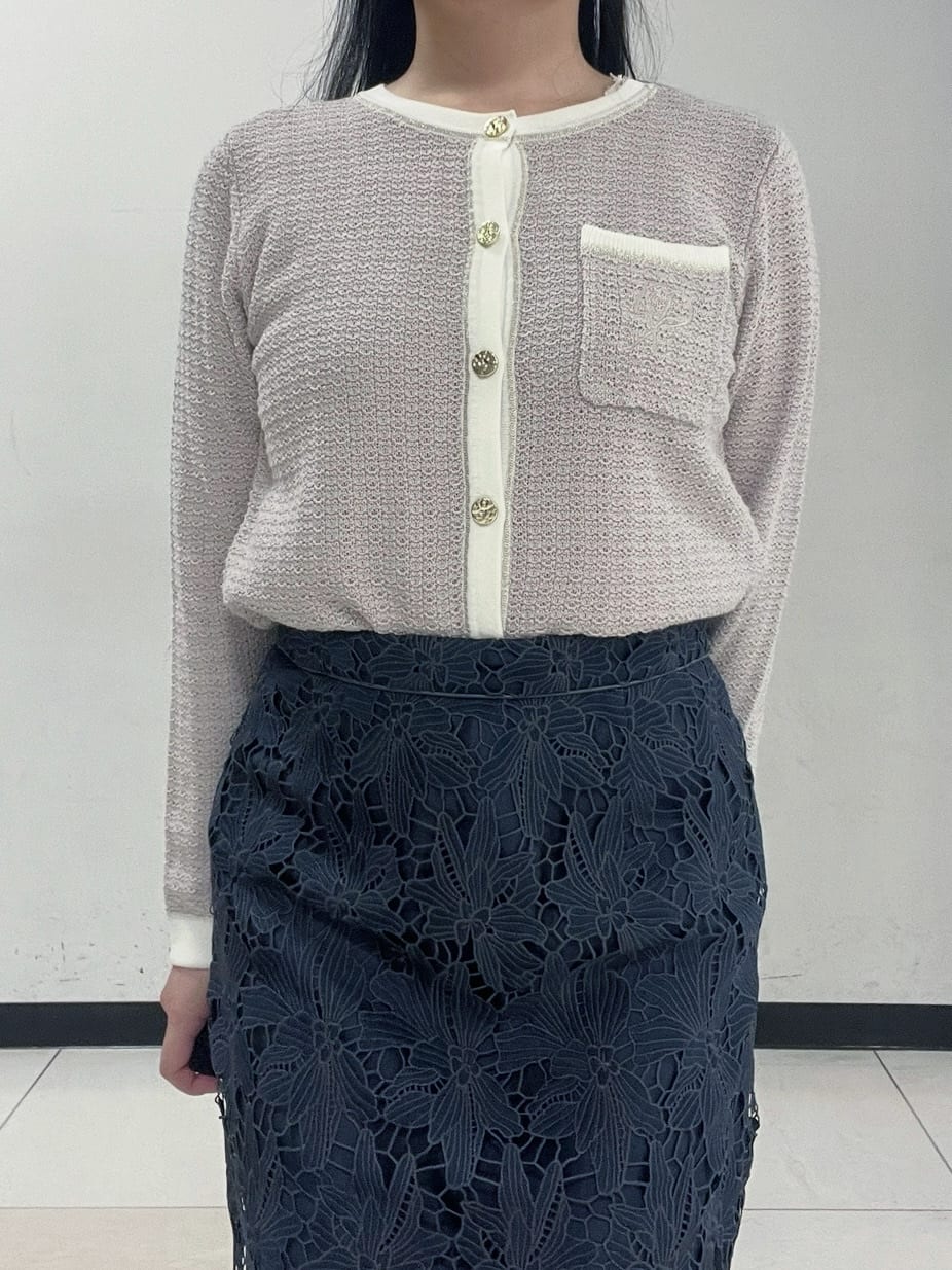 Hitomiさんの「index｜ロゴ刺繍クルーカーディガン【洗濯機洗い可】」を使ったコーディネート