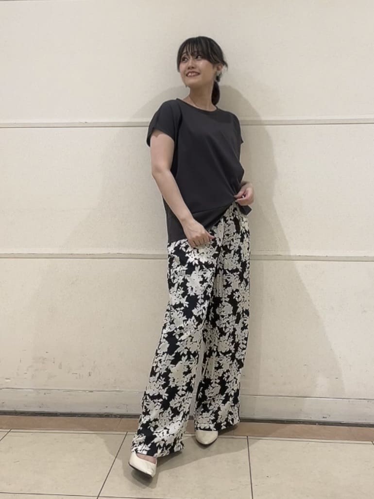 watanabeさんの「UNTITLED｜【洗える/Tシャツ】ツイストプルオーバー」を使ったコーディネート
