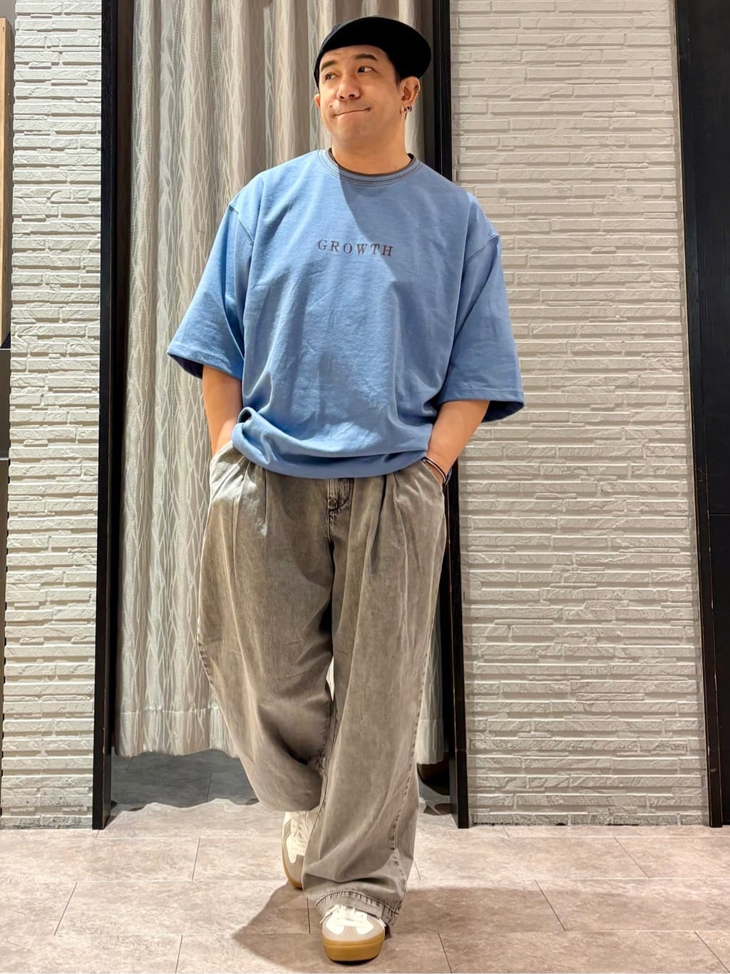 Pーyamaさんの「THE SHOP TK｜配色刺繍6分袖Tシャツ 【ビッグシルエット／洗濯機OK】」を使ったコーディネート