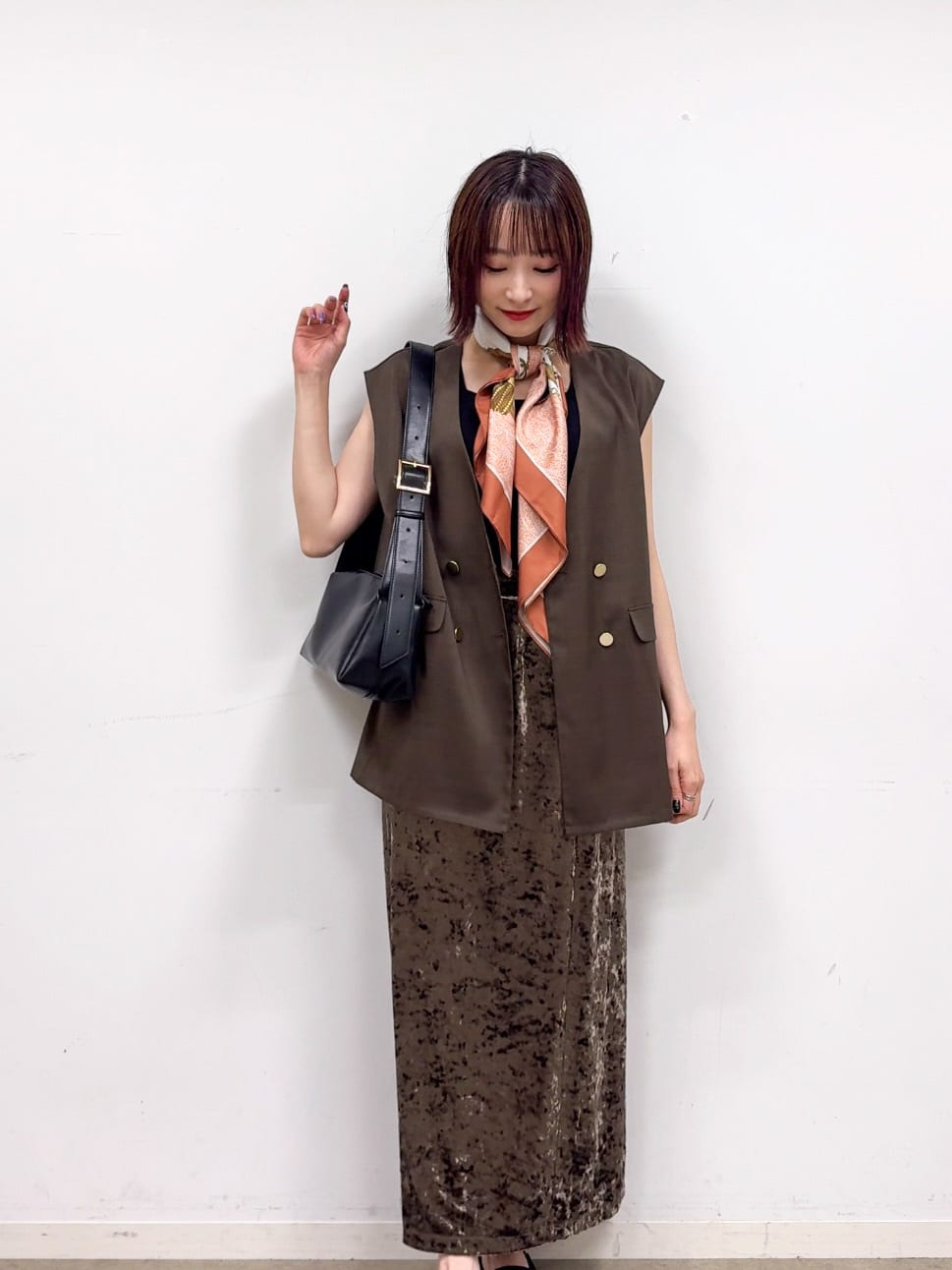𝐜𝐡𝐢𝐤𝐚さんの「SHOO･LA･RUE｜【S-LL/セットアップ可/洗濯後しわになりにくい】ダブルベスト」を使ったコーディネート