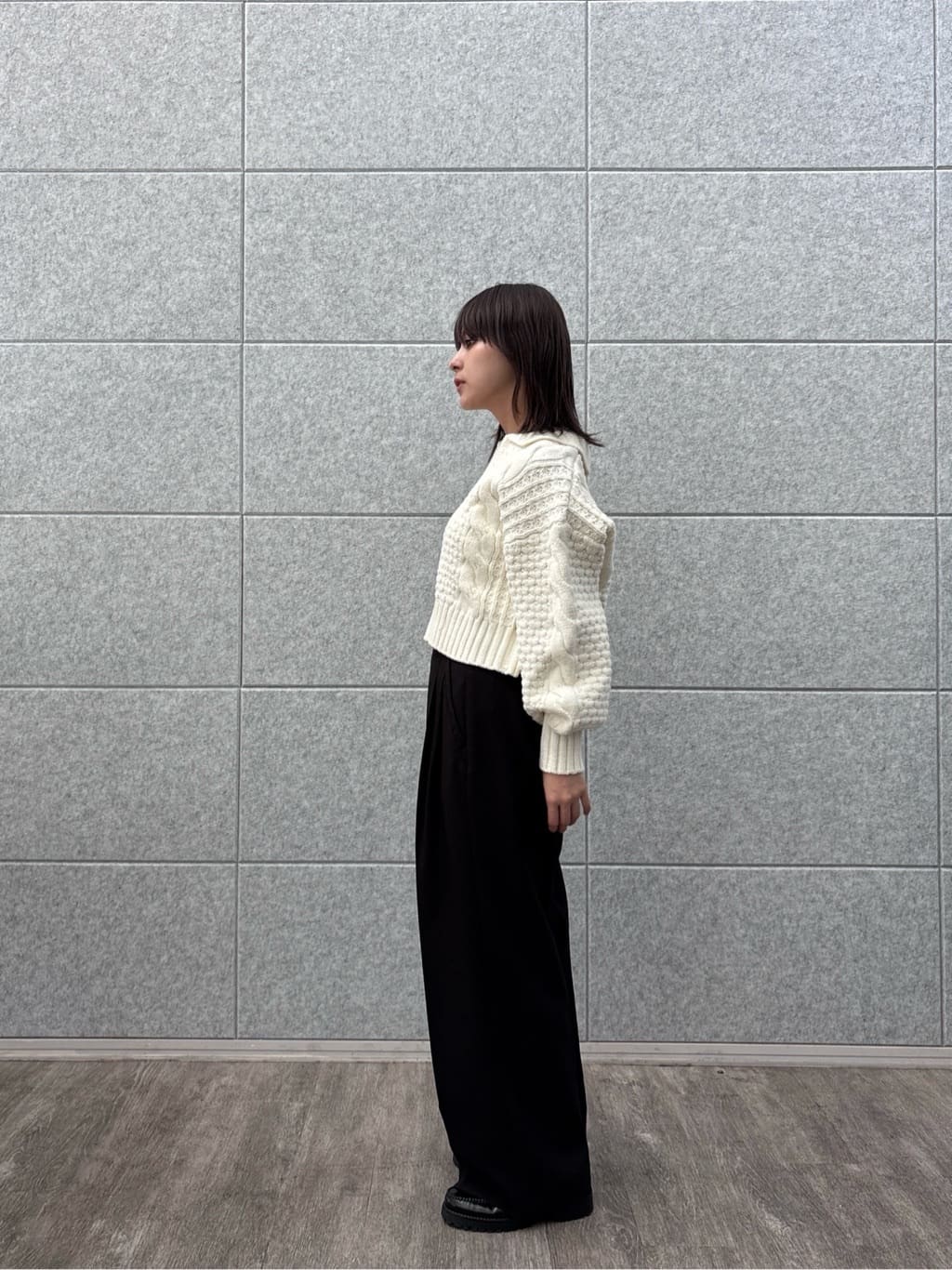erikaさんの「INDIVI｜スキッパーフォルムニット」を使ったコーディネート