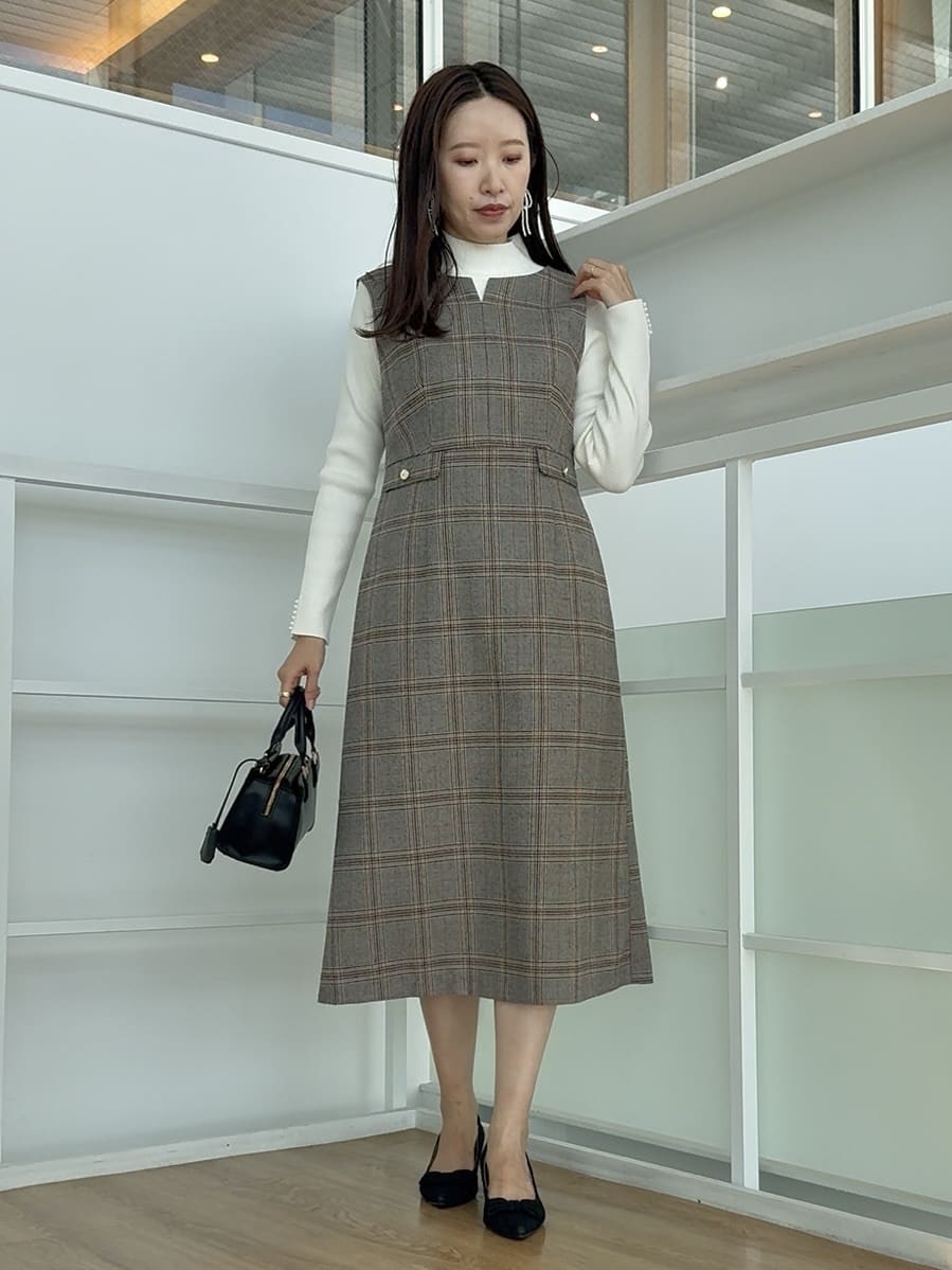teiさんの「Couture brooch｜【多機能・フェミニン】パール調リブニット」を使ったコーディネート