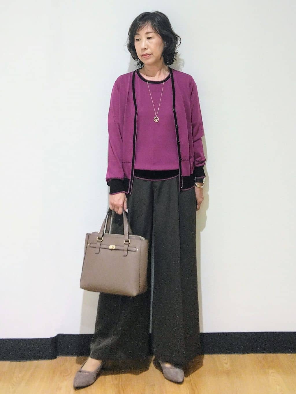 もんさんの「Reflect｜【WEB先行カラーあり／手洗い可／アンサンブル可】バイカラーカーディガン」を使ったコーディネート