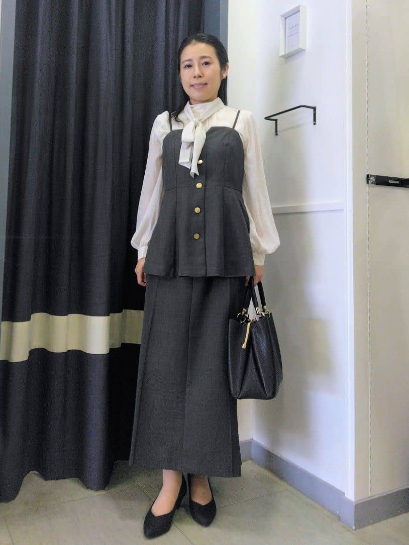 コマさんの「grove｜【カセット服】洗えるストレートシルエットスカート」を使ったコーディネート