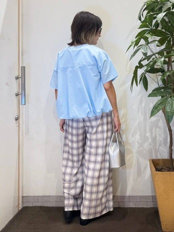 misakiさんの「SHOO･LA･RUE｜【S-LL】インせず着られる 裾バルーンシャツ」を使ったコーディネート