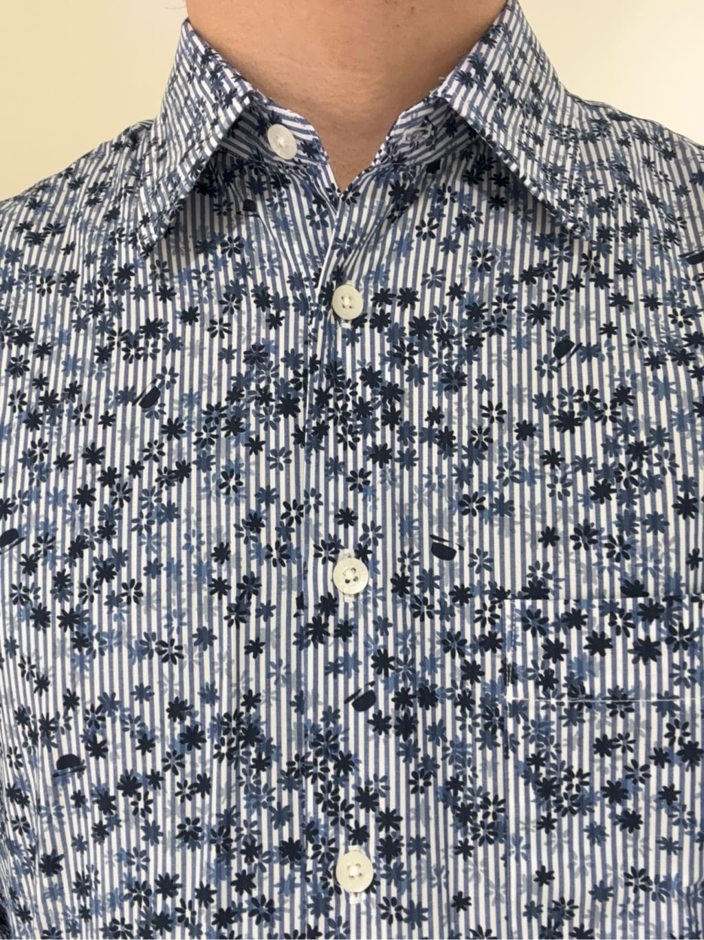 及川さんの「TAKEO KIKUCHI｜ストライプ小花 長袖シャツ」を使ったコーディネート