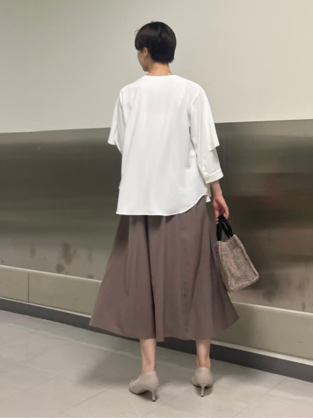 kanaeさんの「INDIVI｜【羽織りとしても活躍！】ケープカラーブラウス」を使ったコーディネート