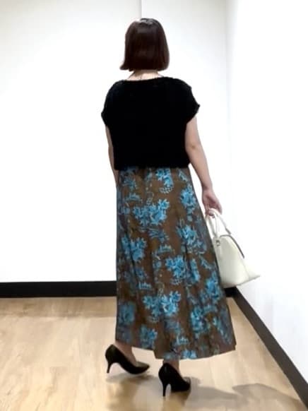MIKIKOさんの「UNTITLED｜【セットアップ可/洗える】フェザーフレンチスリーブブラウス」を使ったコーディネート
