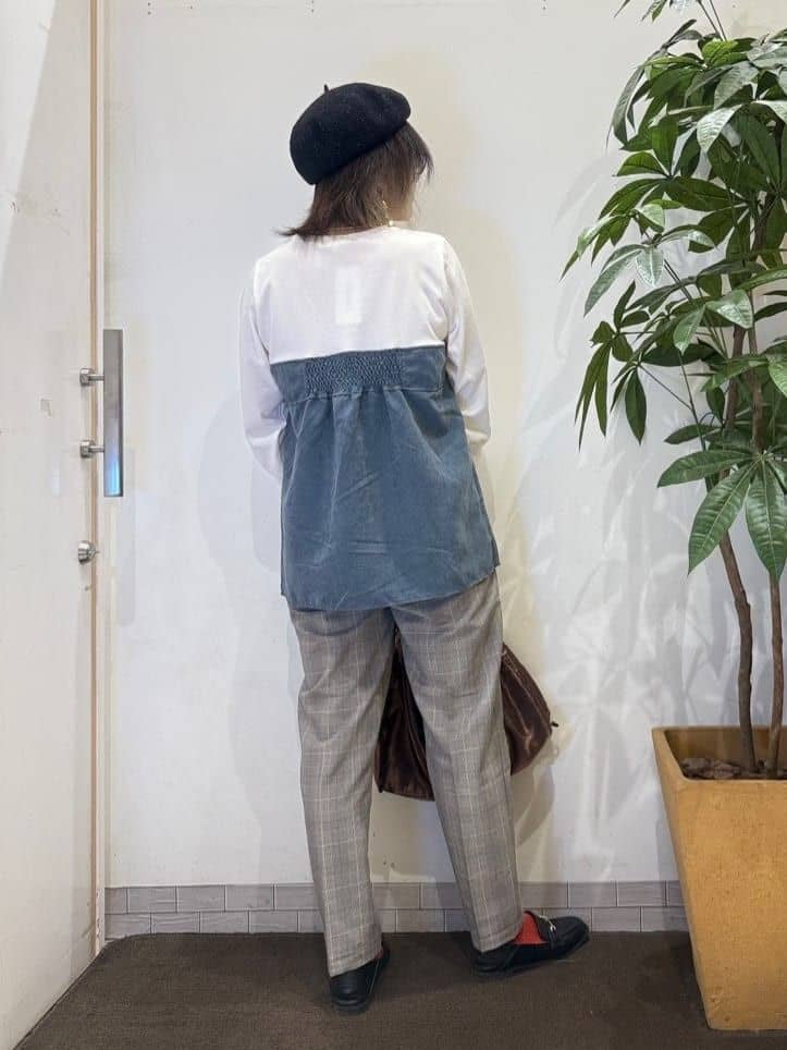 misakiさんの「SHOO･LA･RUE｜【高レビュー/SS-LL/美脚シルエット】すっきりきれい見え テーパードパンツ」を使ったコーディネート